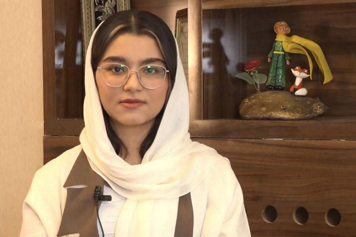 بیوگرافی آترینا فرحمند رتبه 1 کشوری کنکور تجربی بیوگرافی آترینا فرحمند رتبه 1 کشوری کنکور تجربی