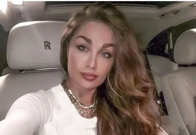 بیوگرافی طلا گلزار+عکس‌های خصوصی