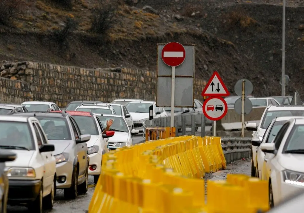 ترافیک سنگین در محورهای چالوس و هراز ادامه دارد