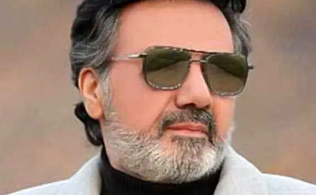 تنها تصویری که از چهره معین بدون عینک لو رفت /عکس تنها تصویری که از چهره معین بدون عینک لو رفت /عکس