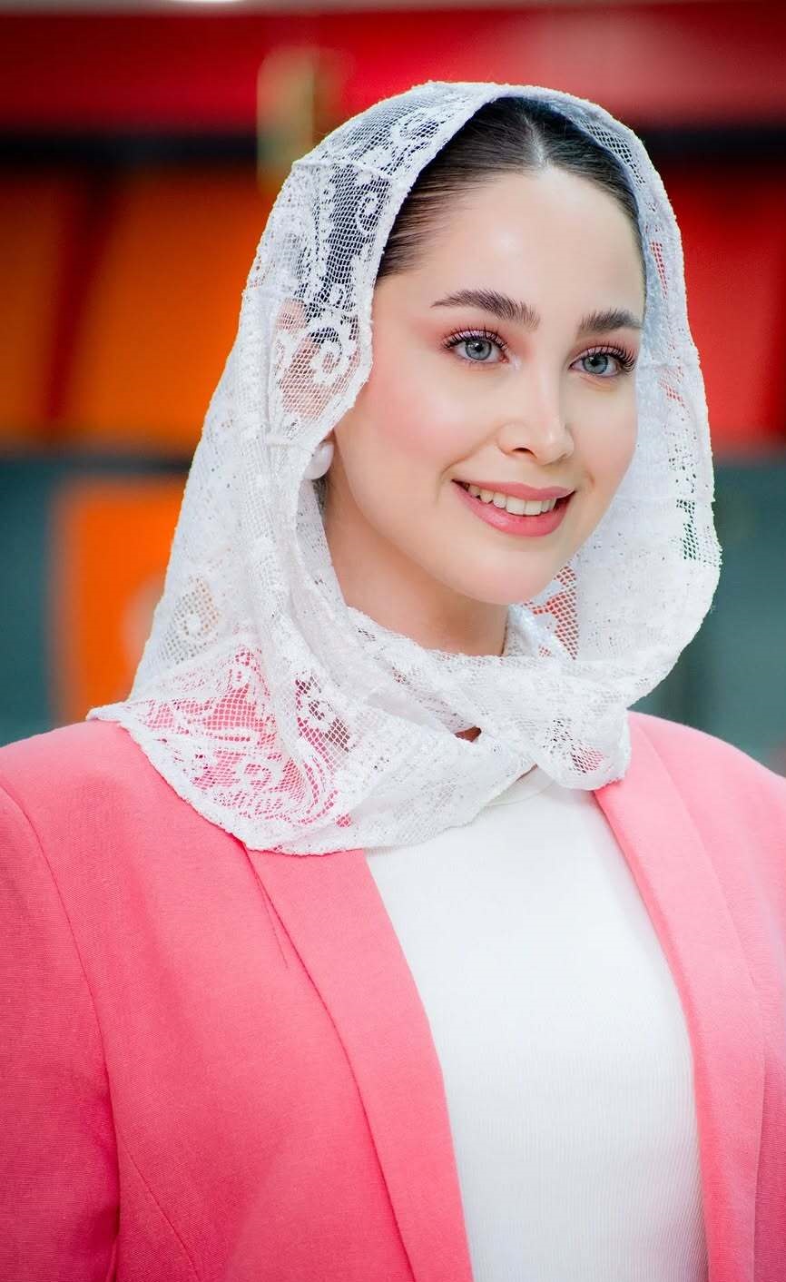 تینا یلان بازیگر نفش فرشته سریال اجل معلق در دیدار مردمی+عکس