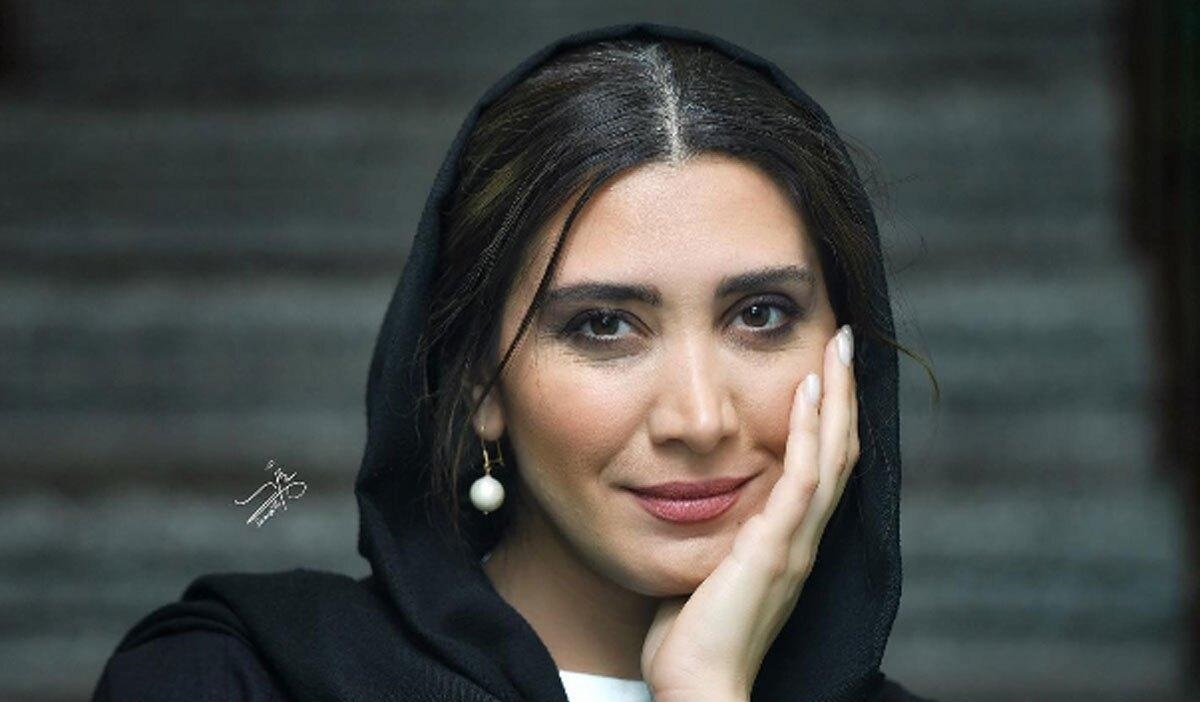 تیپ شیک و خاص نیکی مظفری در نهمین جشن عکاسان سینمای ایران+عکس