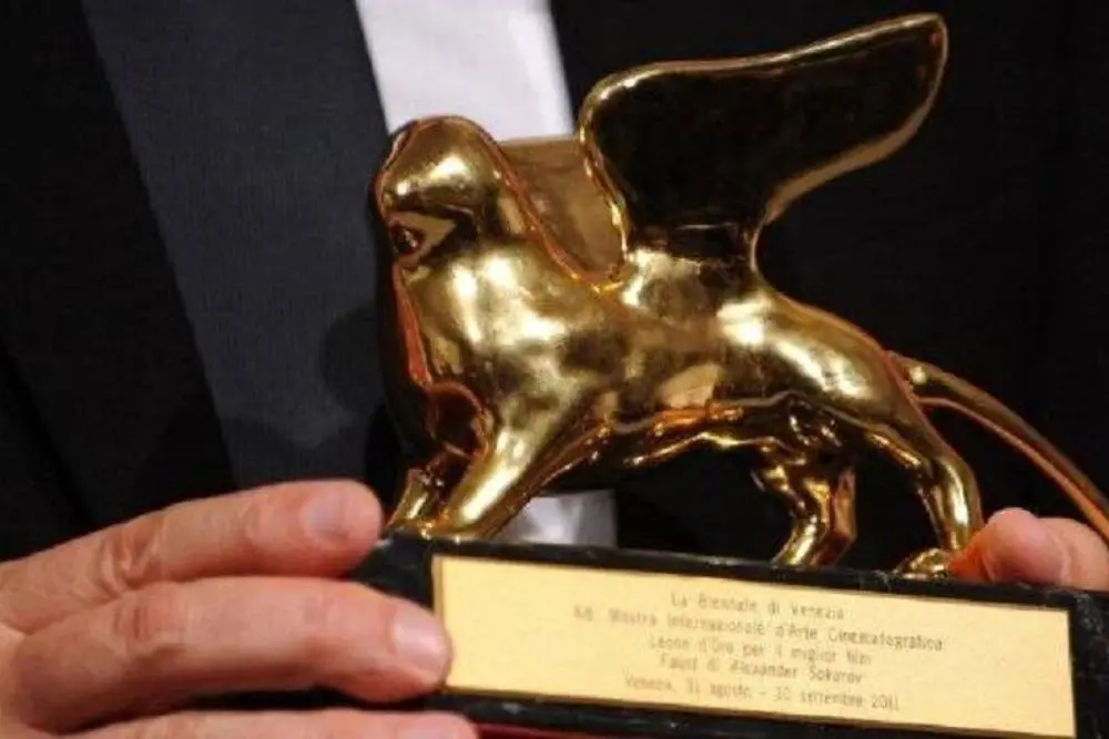 جوایز جشنواره فیلم ونیز ۲۰۲۵ به چه کسانی رسید؟
