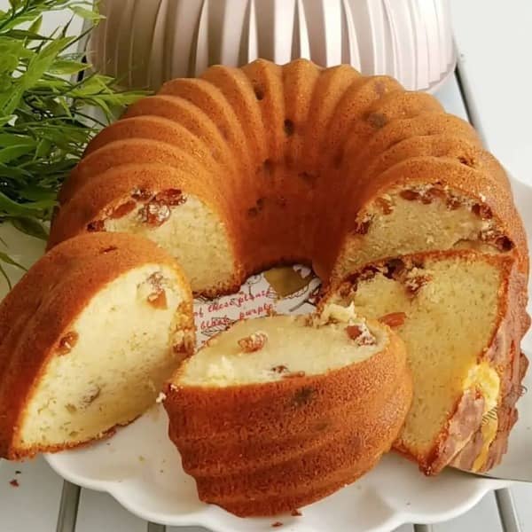 دستور پخت کیک زعفرانی با کشمش/ شیرینی دلنشین برای عصرانه‌های شما+ فیلم