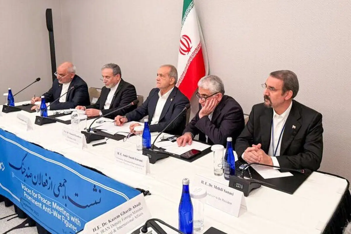 رئیس‌جمهور در دیدار جمعی از فعالان ضدجنگ در نیویورک: گفت‌وگوی تحت فشار فایده ندارد