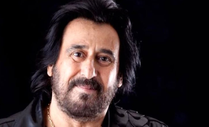 شهرام شب‌پره در سال 56 در خیابانهای تهران+عکس