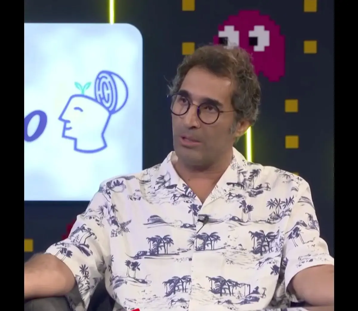 صحبت های جالب هادی کاظمی درباره نقشهای بابا اتی و بابا شاه در «قهوه تلخ» /ویدیو