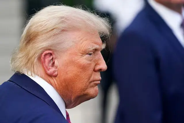 ضیافت باشکوه در تالار سنت جورج قلعه وینزر/ فهرست خوراکیهای  شام در پذیرایی از دونالد ترامپ