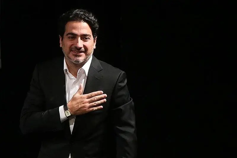 عذرخواهی همایون شجریان بابت تاخیر در شروع کنسرت رایگان در دوبی به دلیل ازدحام شدید ایرانی ها/ویدیو