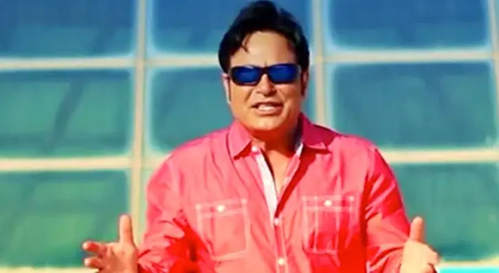 عکس احساسی پیروز، خواننده لس آنجلسی با دخترانش