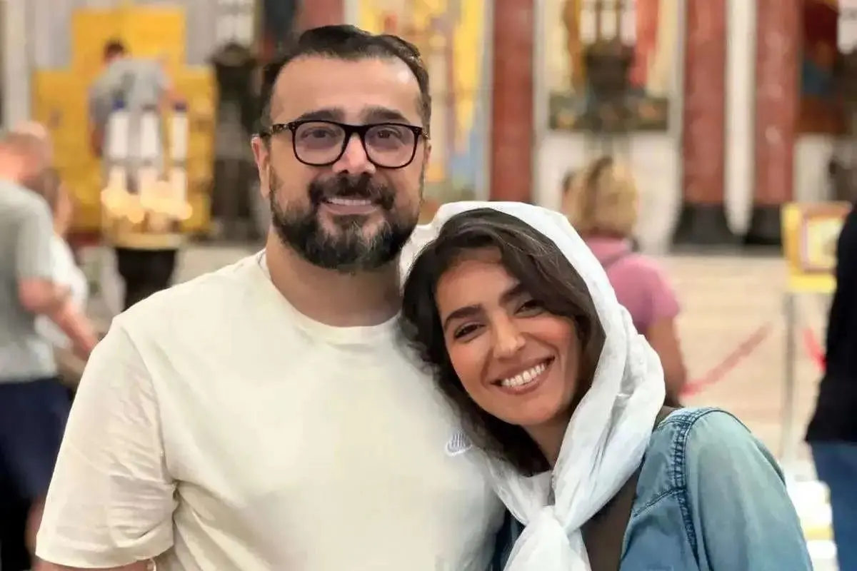 قاب عاشقانه‌ای از مونا کرمی و سپند امیرسلیمانی در فضای مجازی!