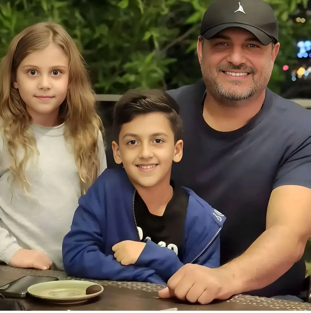 قاب پدر و دختری سام درخشانی و برکه در جشن تولد یک‌سالگی تماشاخانه هما + عکس