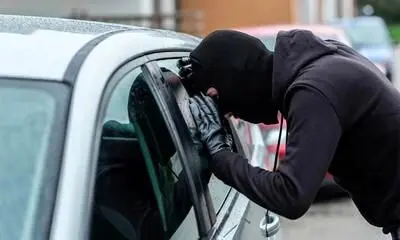 لحظه سرقت وحشیانه گردنبند یک زن جوان+ویدیو