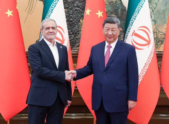 مقامات ایرانی و چینی بر همکاری دوجانبه و امنیت منطقه‌ای تأکید کردند؛ راه‌حل صلح‌آمیز هسته‌ای دنبال می‌شود