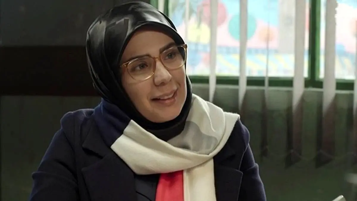 مژگان «بچه مهندس» در کنار برج ایفل؛ تصویری دیده‌نشده از حدیث چهره‌پرداز!