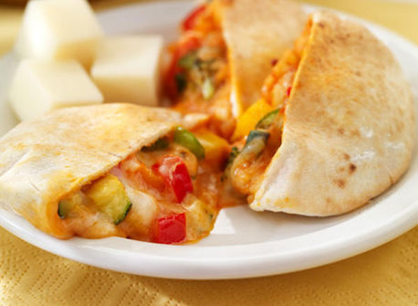 نان پیتا یک نان سبک و خوشمزه + فیلم