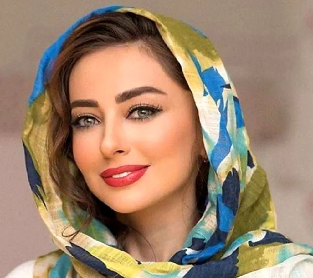 نفیسه روشن: بدون اسپانسر و روابط، بازیگر «غیرخودی» جایی در پلتفرمها ندارد! نفیسه روشن: بدون اسپانسر و روابط، بازیگر «غیرخودی» جایی در پلتفرمها ندارد!