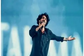 همخوانی با آهنگ «هزار و یک شب» عرفان طهماسبی در کنسرت تهران/ویدیو همخوانی با آهنگ «هزار و یک شب» عرفان طهماسبی در کنسرت تهران/ویدیو