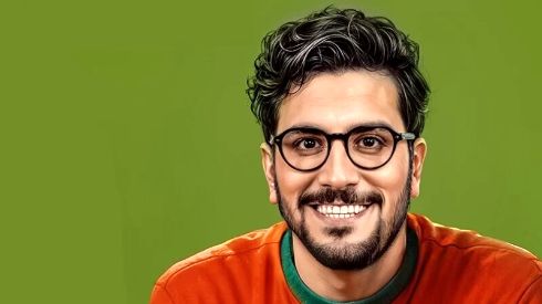 واکنش جالب مادر امیر حسین قیاسی به برنامه هایش: مادرم برنامه های من رو نگاه نمیکنه+فیلم