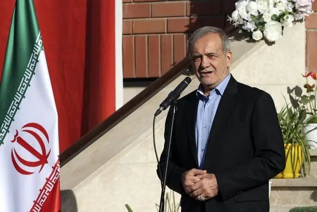 پزشکیان خطاب به دانش‌آموزان: شما طلا هستید