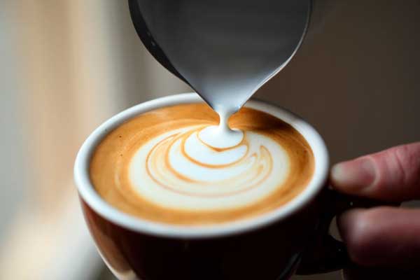 پس از مصرف قهوه آنتی بیوتیک نخورید