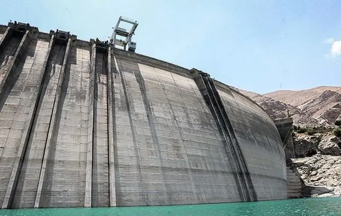 کاهش ۲۵ درصدی ذخایر آب سدهای کشور در یک سال اخیر