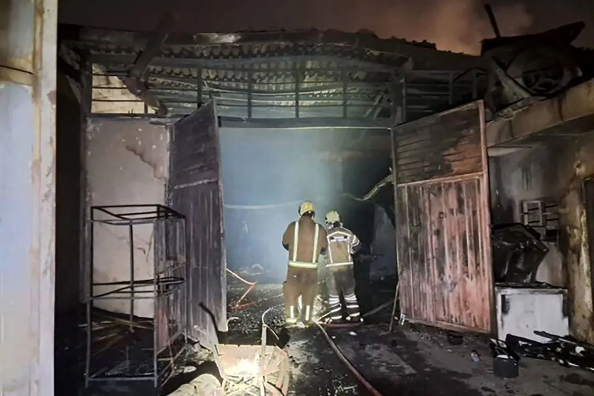 آتش سوزی در کارگاه مبل سازی در تهران آتش سوزی در کارگاه مبل سازی در تهران