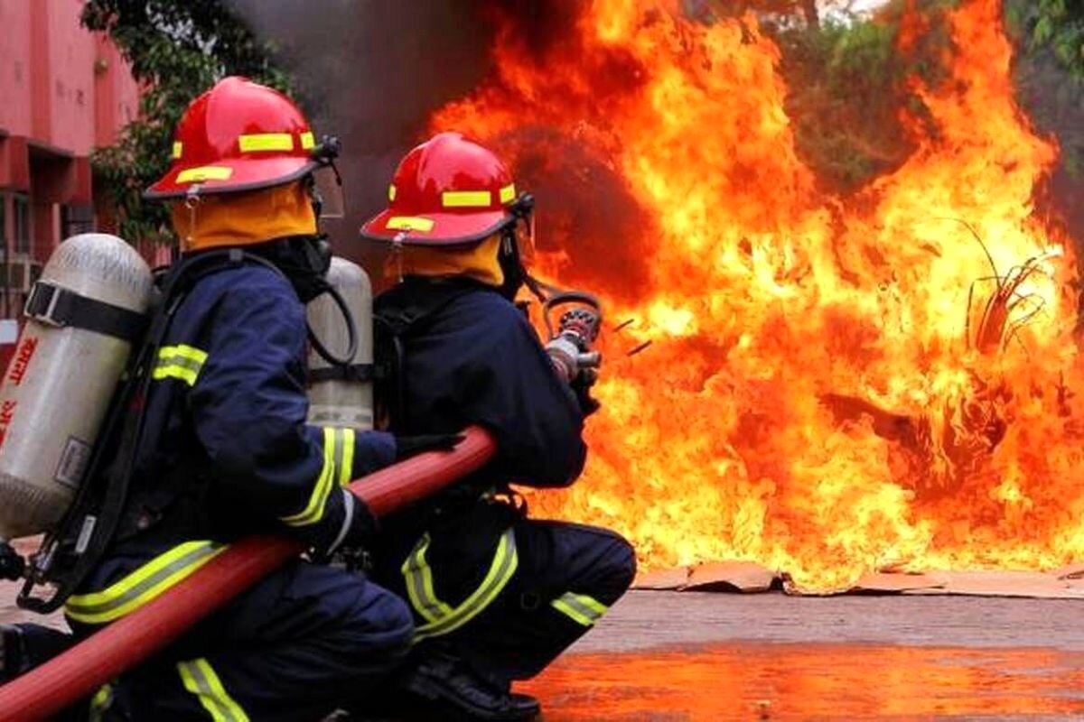 آتش‌سوزی در یک مجتمع مسکونی در تهران/ جزئیات