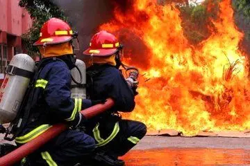 آتش‌سوزی در یک مجتمع مسکونی در تهران