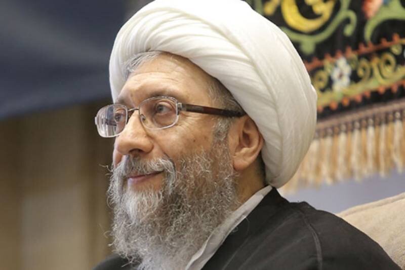 آملی لاریجانی: دشمنان معیشت مردم را هدف قرارداده‌اند/ نتیجه حل مشکلات معیشتی باید سرسفره مردم دیده شود