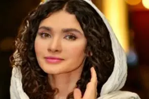 استایل خنک بازیگر زیبای «بچه‌مهندس» در جشنواره تهران