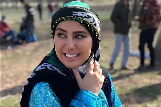 استایل شیک مرجانِ «نون خ» در اکران یک فیلم استایل شیک مرجانِ «نون خ» در اکران یک فیلم