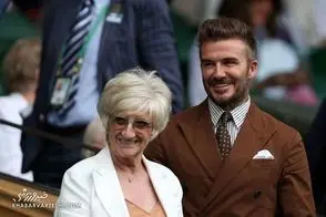 استقبال گرم لیونل مسی از مادر دیوید بکام/عکس استقبال گرم لیونل مسی از مادر دیوید بکام/عکس