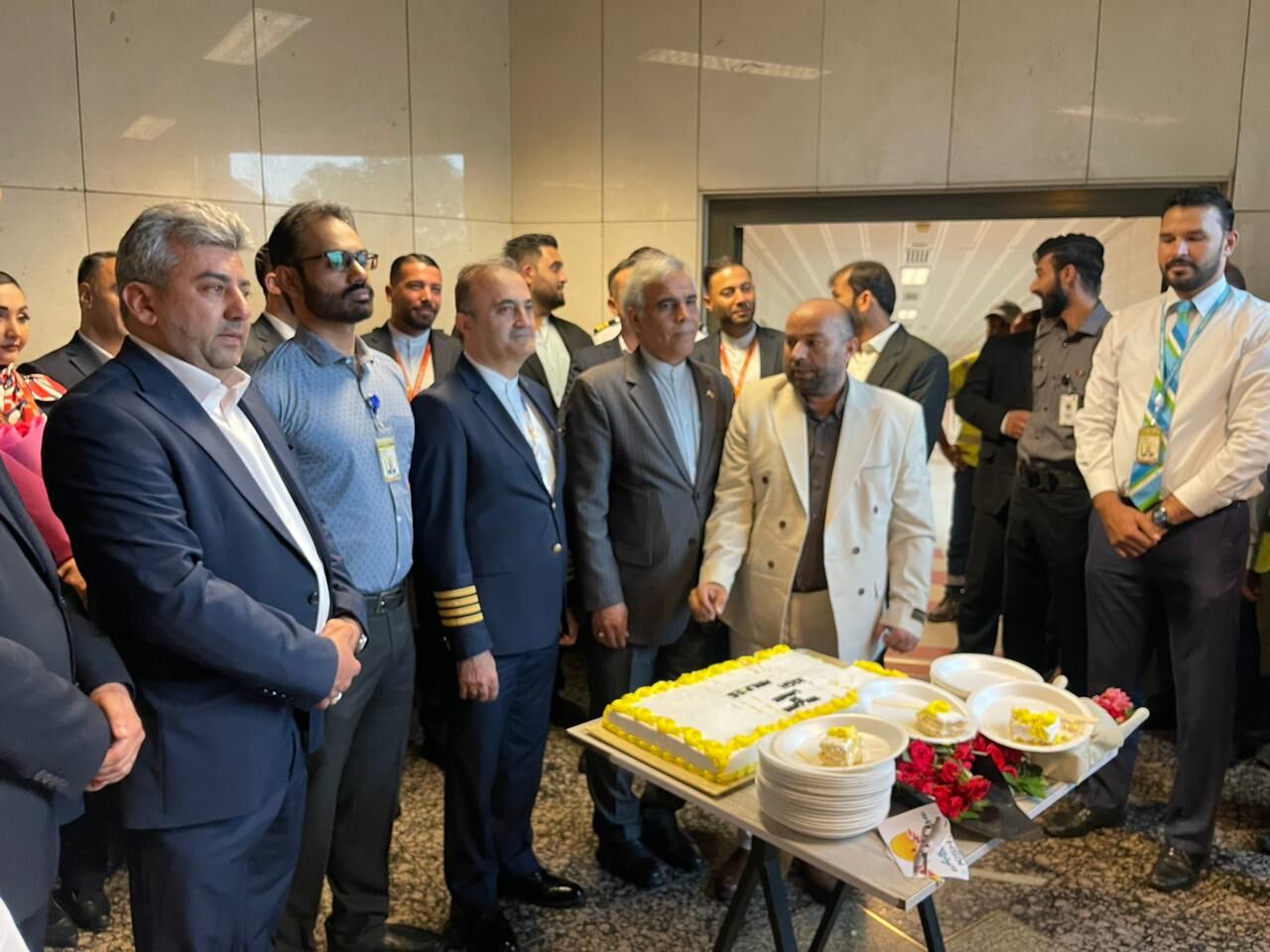 افزایش پروازهای مسافربری از پایتخت مذهبی ایران به پایتخت فرهنگی پاکستان + فیلم