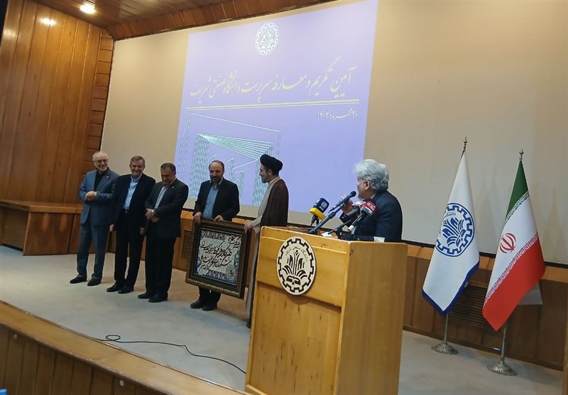 اقدامات کمیته رفع تحریم در دانشگاه شریف/ لزوم تغییر رویکرد دانشگاه‌ها – تسنیم