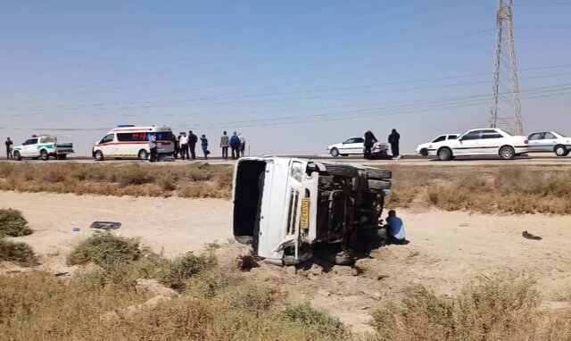 انحراف یک دستگاه مینی‌بوس ۲۴ مصدوم برجا گذاشت