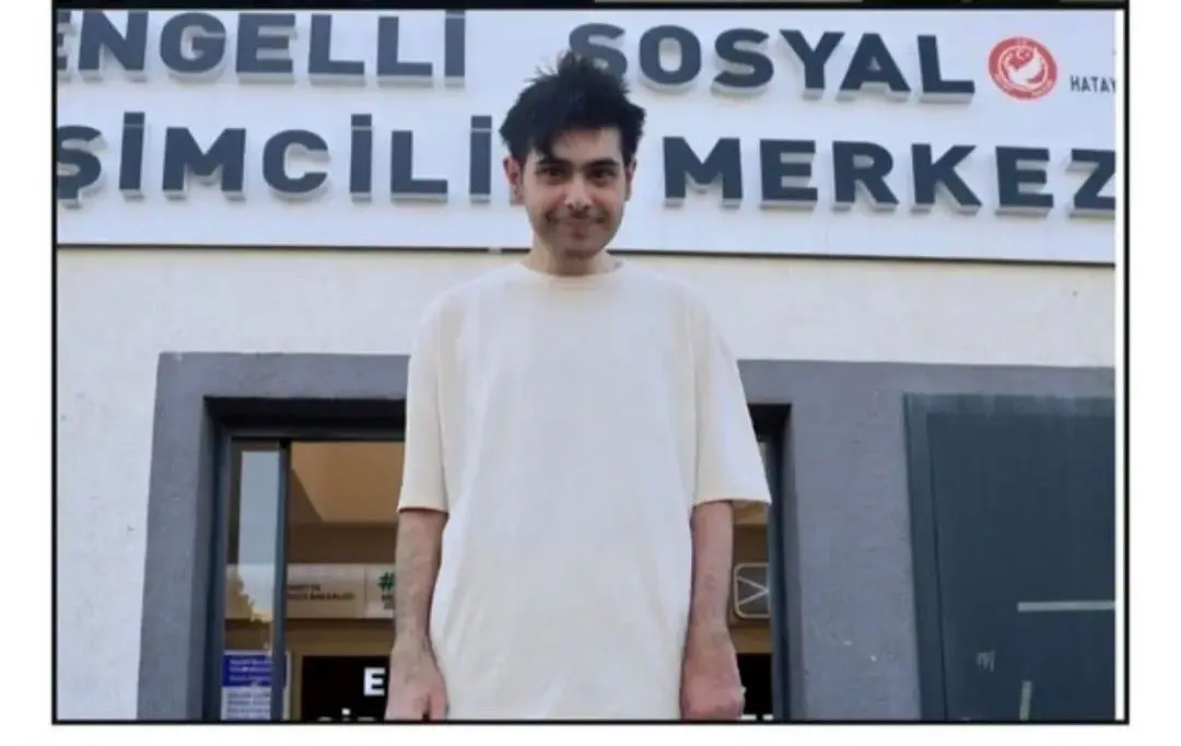 با دستور استاندار یک جوان بعد از سه سال به حمام رفت!/عکس