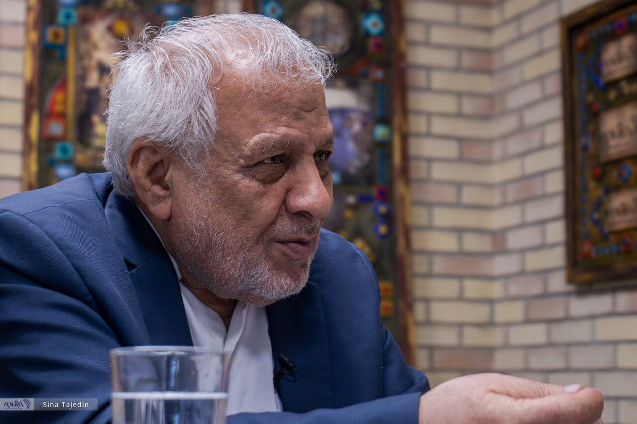 بادامچیان: تحریم برای کشوری که ۱۵ همسایه دارد بی معنی است / آمریکا توان جنگ ندارد بادامچیان: تحریم برای کشوری که ۱۵ همسایه دارد بی معنی است / آمریکا توان جنگ ندارد