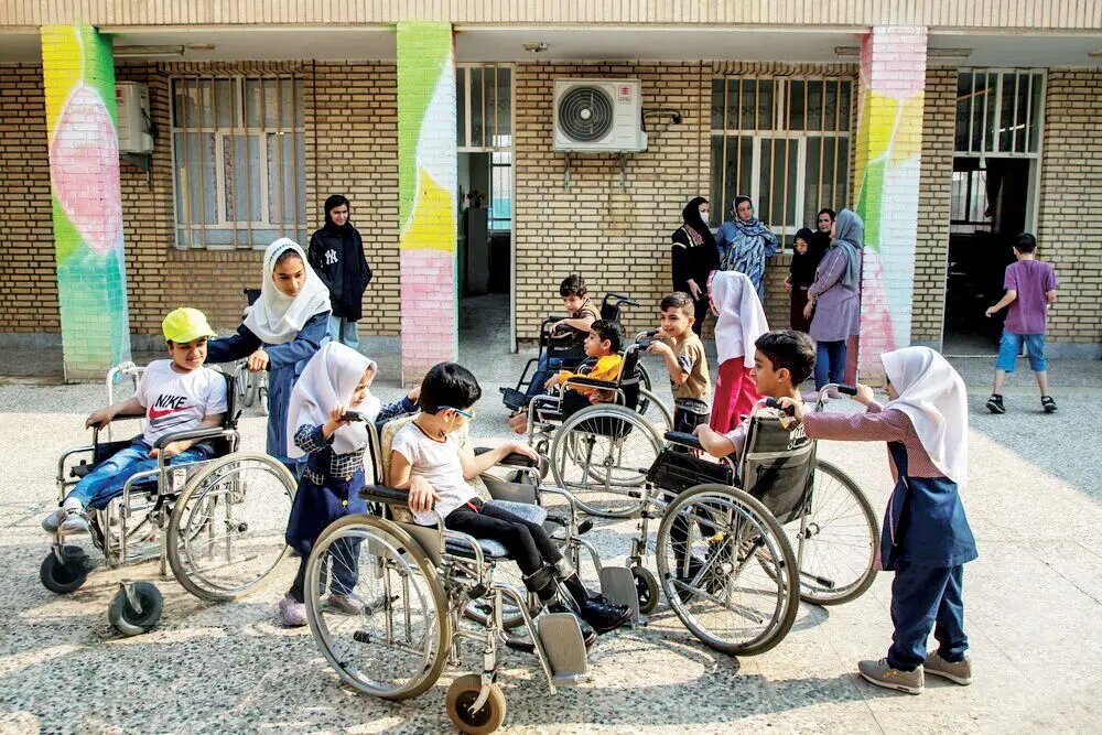 بازماندگان خاموش/گزارشی از آزار جسمی و جنسی یک کودک معلول در یک مرکز توانبخشی