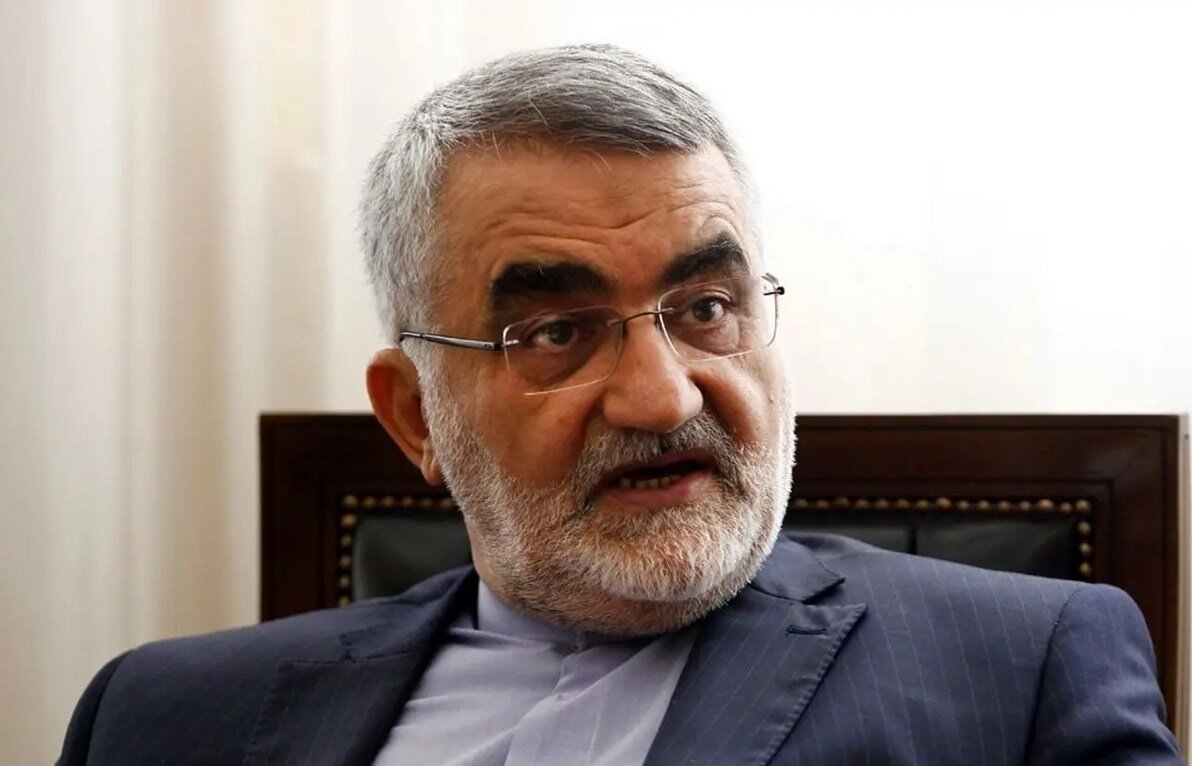 بروجردی: دولت قیمت کالاهای اساسی را ثابت نگه دارد