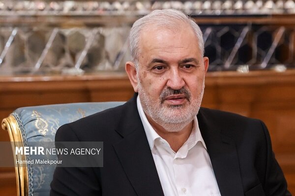 تأکید وزیر نیرو بر بازچرخانی آب به‌عنوان اولویت دولت برای تأمین آب شرب