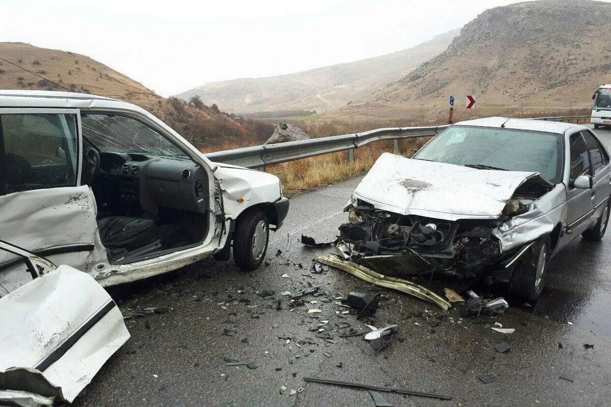 تصادف مرگبار در کرمانشاه؛ ۴ کشته و یک زخمی تصادف مرگبار در کرمانشاه؛ ۴ کشته و یک زخمی