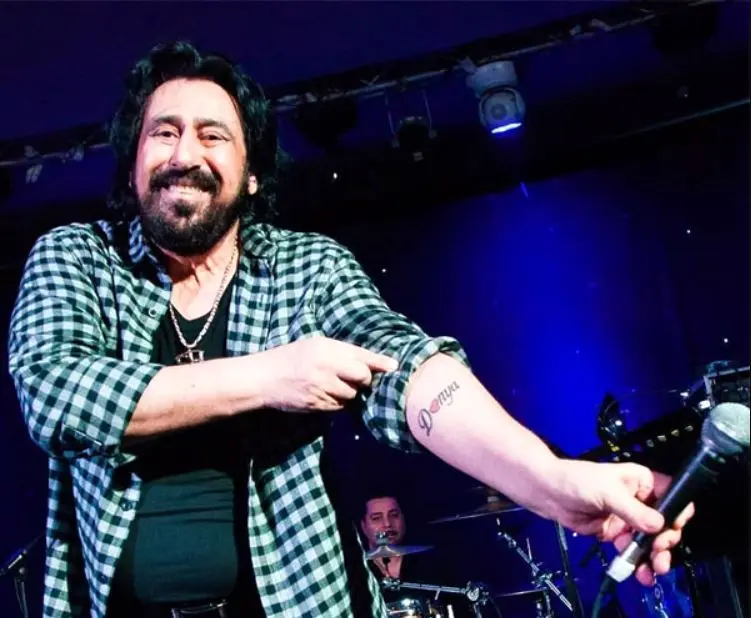 تصویری عاشقانه از شهرام شب‌پره و دخترش که حاضر نیست شوهرش دهد