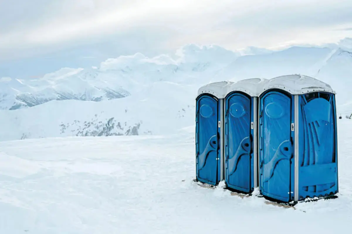 توالت‌هایی که نفس را بند می‌آورند؛ یکی در ارتفاع ۴٬۴۲۰ متری!+ تصاویر