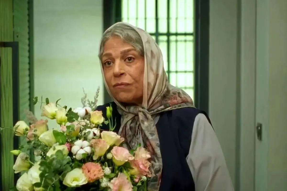 توجه کاربران به تیپ مجلسی گوهر خیراندیش در کنار عمو پورنگ!