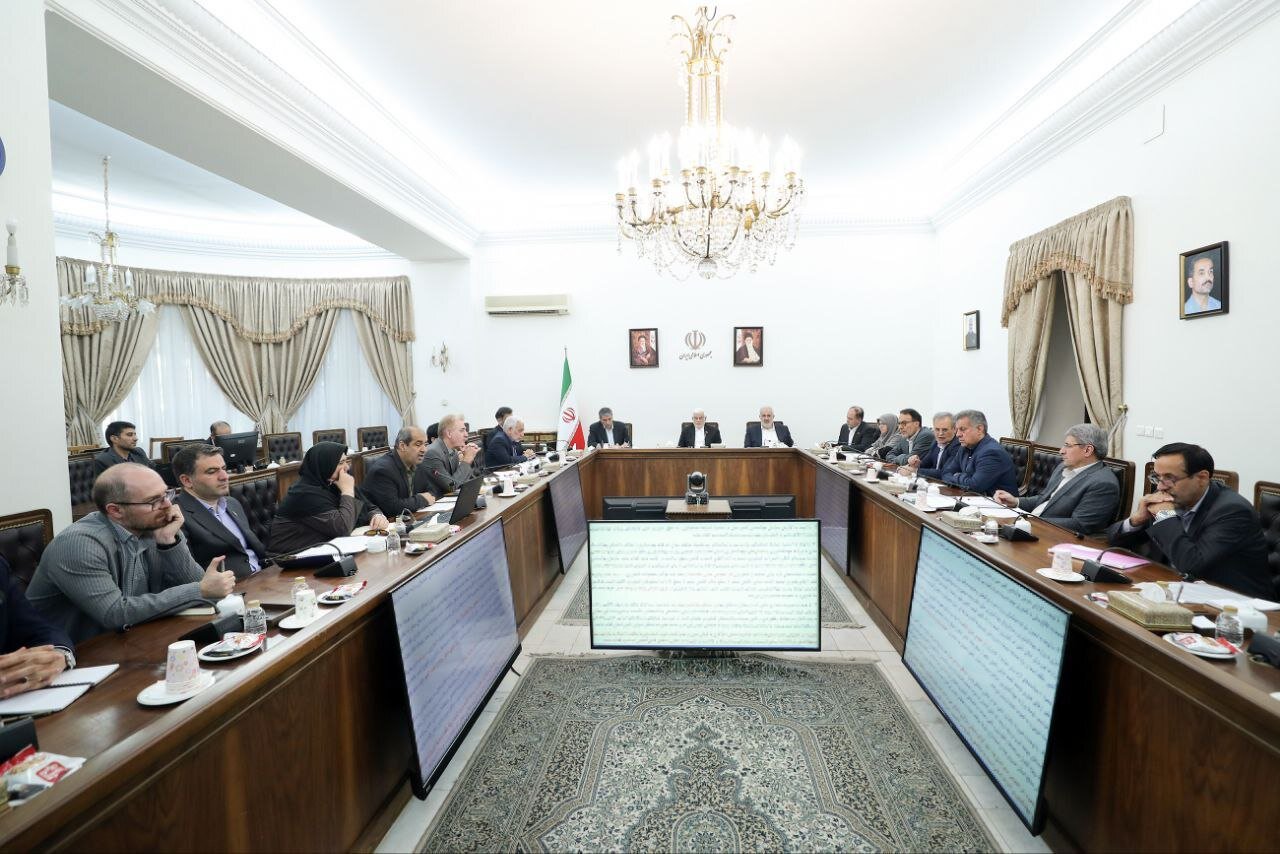 توضیحات عارف درباره برنامه دولت برای بازگرداندن ایران به جایگاه نخست علمی منطقه