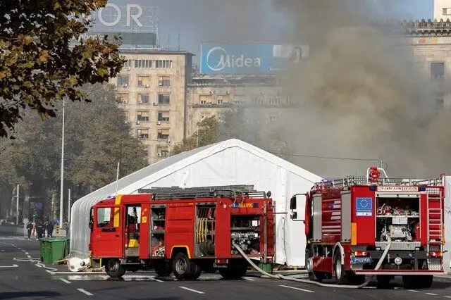 تیراندازی مقابل پارلمان صربستان
