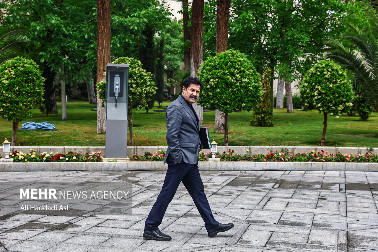 حسین زاده: معاونت عمران روستایی می‌خواهد نقش پدری داشته باشد + فیلم