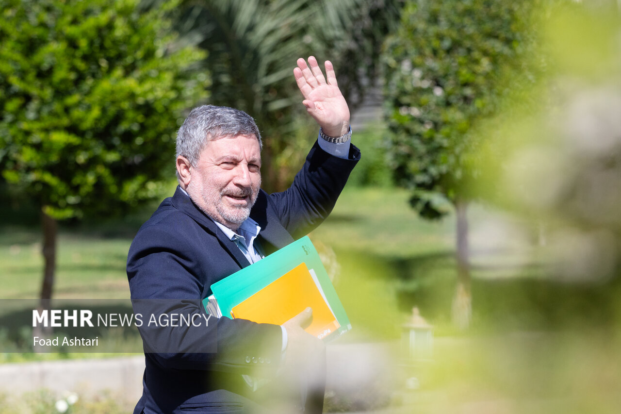 حضرتی: مشاوران نسل زد هر کاری بتوانند برای ایران انجام می دهند