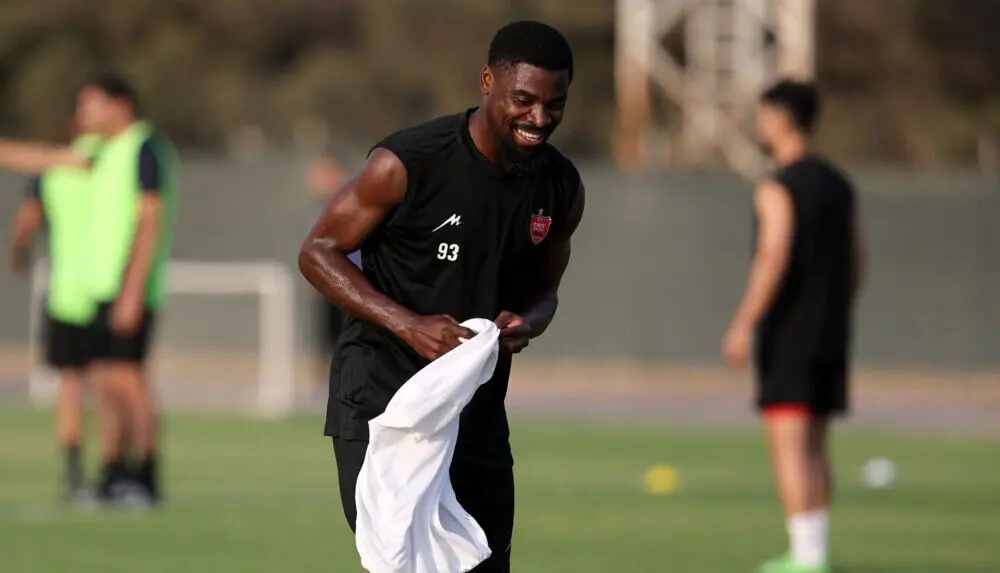 حضور جنجالی مدافع خارجی پرسپولیس در لیگ بیست‌وپنجم معلق شد